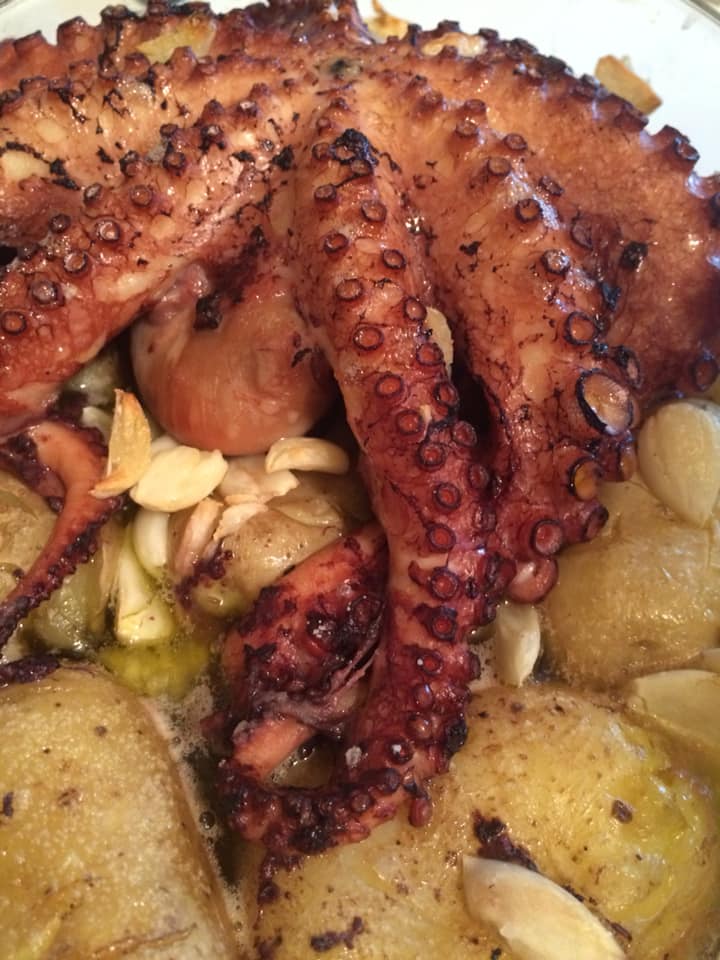 Octopus in the oven with potatoes